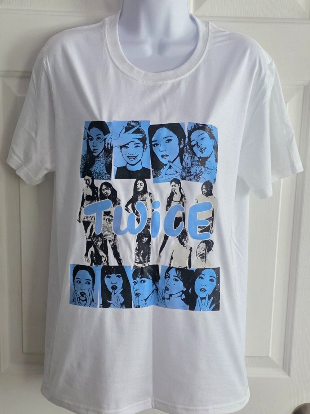 NWOT Womens TWICE This is For White Blue Black Member Fun Tshirt Small